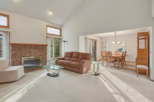 37692 N Laurel Park Dr, Livonia, MI 48152 - Photo 7