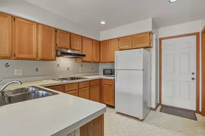 37692 N Laurel Park Drive, Livonia, MI 48152 - Photo 11