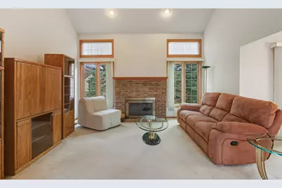 37692 N Laurel Park Drive, Livonia, MI 48152 - Photo 3