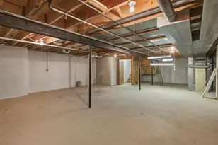 37692 N Laurel Park Dr, Livonia, MI 48152 - Photo 25