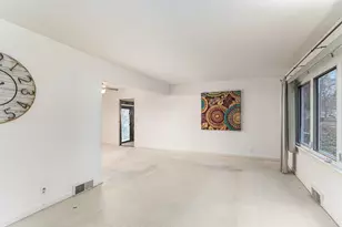 215 W Hamilton Ln, Battle Creek, MI 49015 - Photo 3