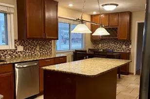 6493 Thorncrest Dr, Bloomfield Hills, MI 48301 - Photo 3