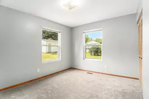 916 Yeomans St, Ionia, MI 48846 - Photo 9