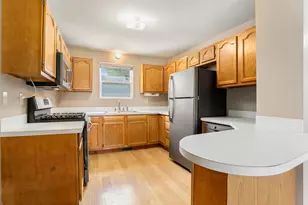 916 Yeomans St, Ionia, MI 48846 - Photo 5