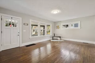 843 Clancy Ave NE, Grand Rapids, MI 49503 - Photo 9