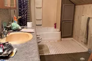 425 E Chicago St, Jonesville, MI 49250 - Photo 5