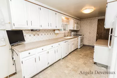 9375 Russell Drive, Greenville, MI 48838 - Photo 5