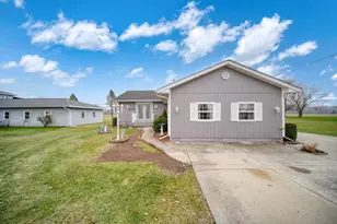 14581 Glenbeigh Ln, Cement City, MI 49233 - Photo 3