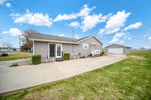 14581 Glenbeigh Ln, Cement City, MI 49233 - Photo 9