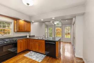 635 N Linden St, Marshall, MI 49068 - Photo 19