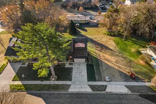 1032 Arlington Ave, Grand Haven, MI 49417 - Photo 5