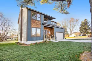 1032 Arlington Ave, Grand Haven, MI 49417 - Photo 3