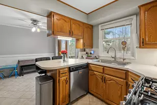 241 Thelma Dr, Battle Creek, MI 49014 - Photo 11