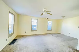 310 Locust St, Marshall, MI 49068 - Photo 13