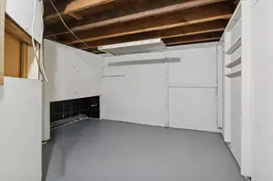 1053 E Empire Ave, Benton Harbor, MI 49022 - Photo 29