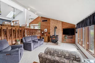 2725 Cooley Lake Rd, Highland, MI 48356 - Photo 7