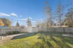 2245 Morton Ave, Muskegon, MI 49441 - Photo 39