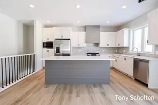 5151 Blendon Mdw Cir, Hudsonville, MI 49426 - Photo 3