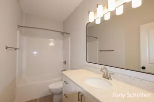 5151 Blendon Mdw Cir, Hudsonville, MI 49426 - Photo 9