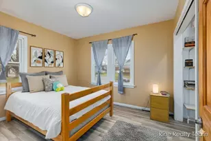 136 East Ave N, Battle Creek, MI 49017 - Photo 9