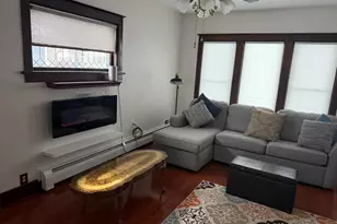 1210 Guernsey Ct, Saint Joseph, MI 49085 - Photo 9