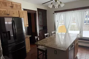 1210 Guernsey Ct, Saint Joseph, MI 49085 - Photo 7