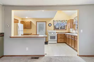 927 N George St, Jackson, MI 49202 - Photo 11
