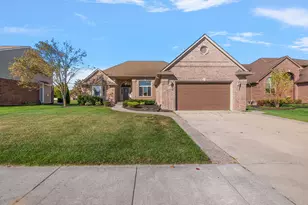 50247 Cheltenham Dr, Macomb, MI 48044 - Photo 3