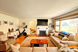 374 Elizabeth St, Rockford, MI 49341 - Photo 9