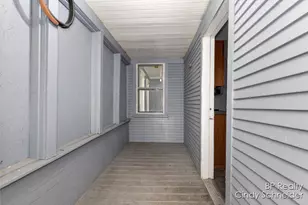 1118 Fulton St E, Grand Rapids, MI 49503 - Photo 11