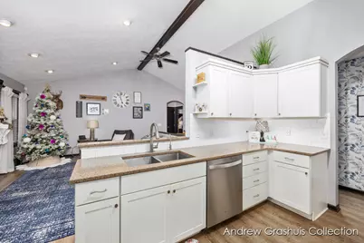 10533 Scenic Pines Court NE, Rockford, MI 49341 - Photo 9