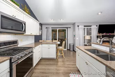 10533 Scenic Pines Court NE, Rockford, MI 49341 - Photo 7