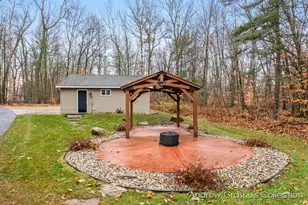 10533 Scenic Pines Ct NE, Rockford, MI 49341 - Photo 37