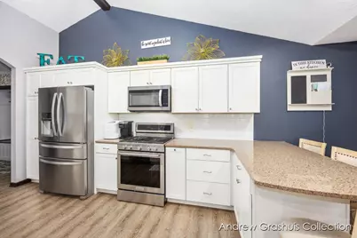 10533 Scenic Pines Court NE, Rockford, MI 49341 - Photo 11