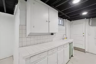 28140 Terrence St, Livonia, MI 48154 - Photo 37