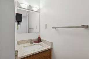 28140 Terrence St, Livonia, MI 48154 - Photo 19