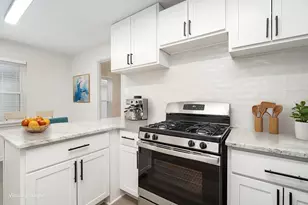 24701 Parklawn St, Oak Park, MI 48237 - Photo 13