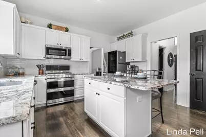 33 Fox Point Court NE, Ada, MI 49301 - Photo 7