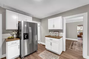 1233 Emerald Ave NE, Grand Rapids, MI 49505 - Photo 9