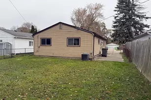20812 Woodward St, Clinton Twp, MI 48035 - Photo 3