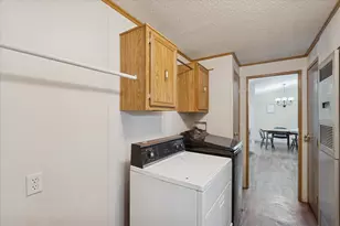 835 Fleming Ave, Jackson, MI 49202 - Photo 25