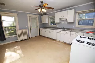 409 Portage Ave, Three Rivers, MI 49093 - Photo 3