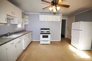 409 Portage Ave, Three Rivers, MI 49093 - Photo 9