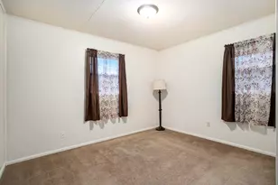 1021 Washburn Ave, Kalamazoo, MI 49048 - Photo 9