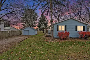 902 Millard St, Three Rivers, MI 49093 - Photo 1