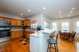4779 Pleasant Meadow Circle, Saint Joseph, MI 49085 - Photo 11