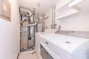 18025 University Park Dr, Livonia, MI 48152 - Photo 33