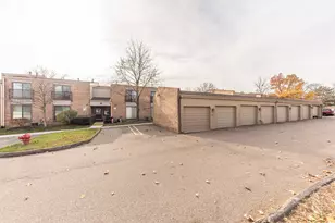18025 University Park Dr, Livonia, MI 48152 - Photo 35