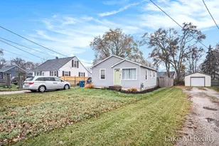 82 Peony St SW, Grand Rapids, MI 49548 - Photo 11