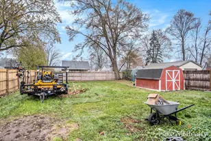 82 Peony St SW, Grand Rapids, MI 49548 - Photo 13